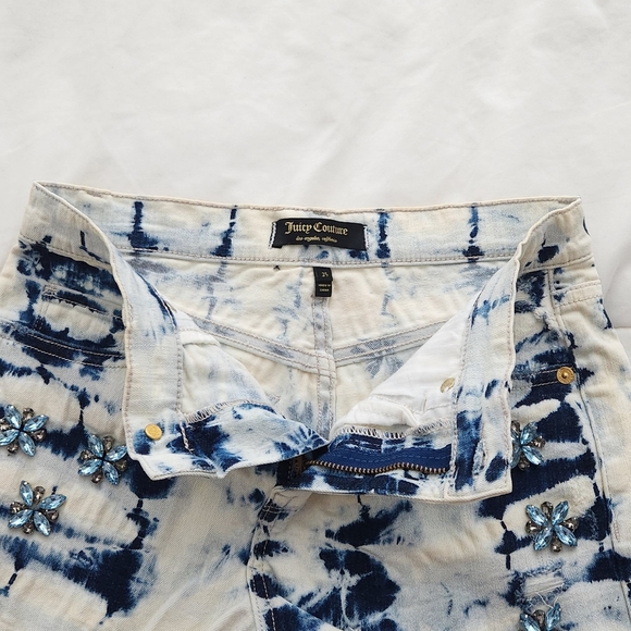 JUICY COUTURE TIE DYE EMBELLISHED SHORTS - Picture 5 of 11